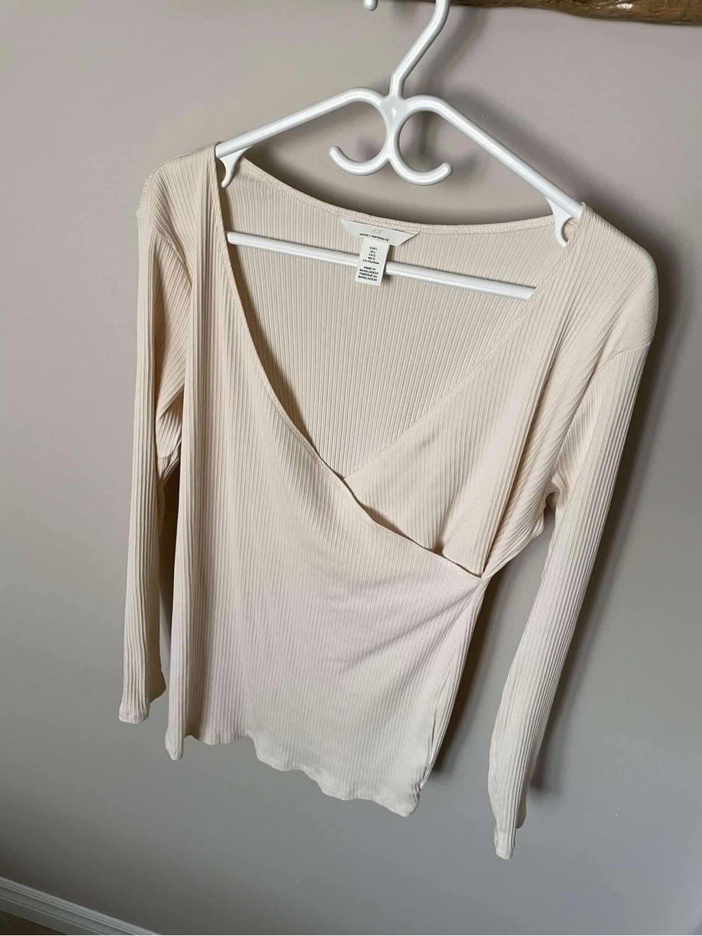 H&M Ribbed Wrap-Front Long Sleeve Top in Cream MATERNITY